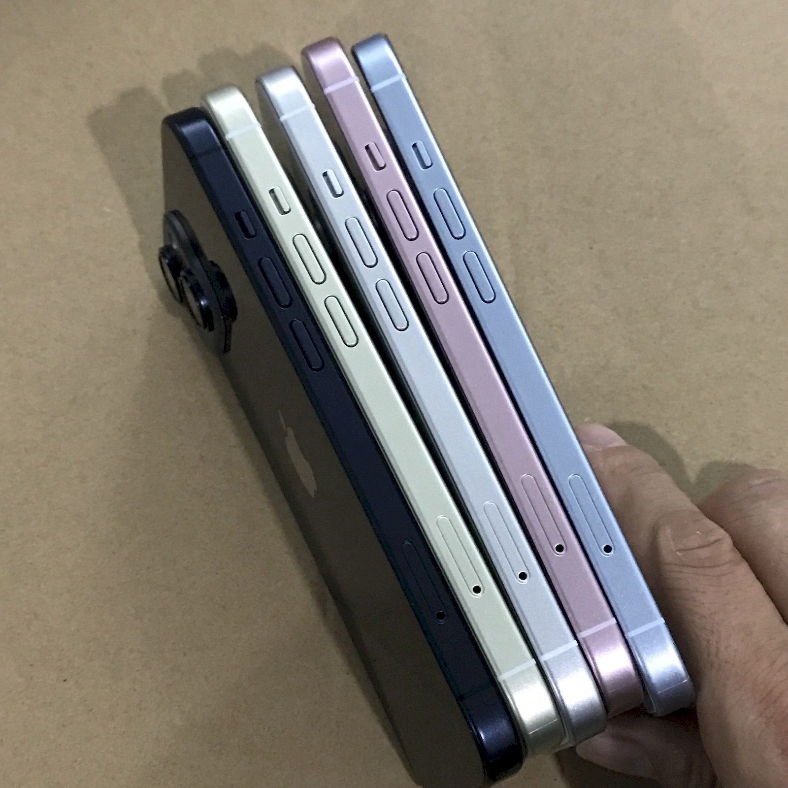 Bản dựng iPhone 15