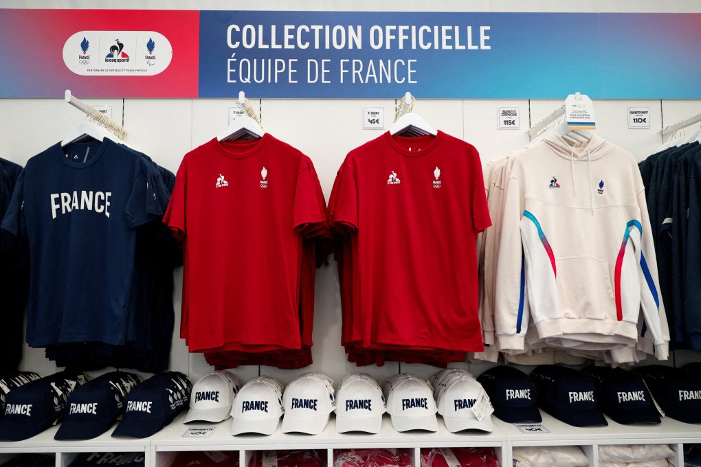 Pháp quyết tâm dẹp chợ trời, thu hàng giả trước thềm Olympic 2024