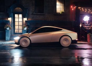 Elon Musk xác nhận Tesla sẽ ra mắt dịch vụ taxi tự hành