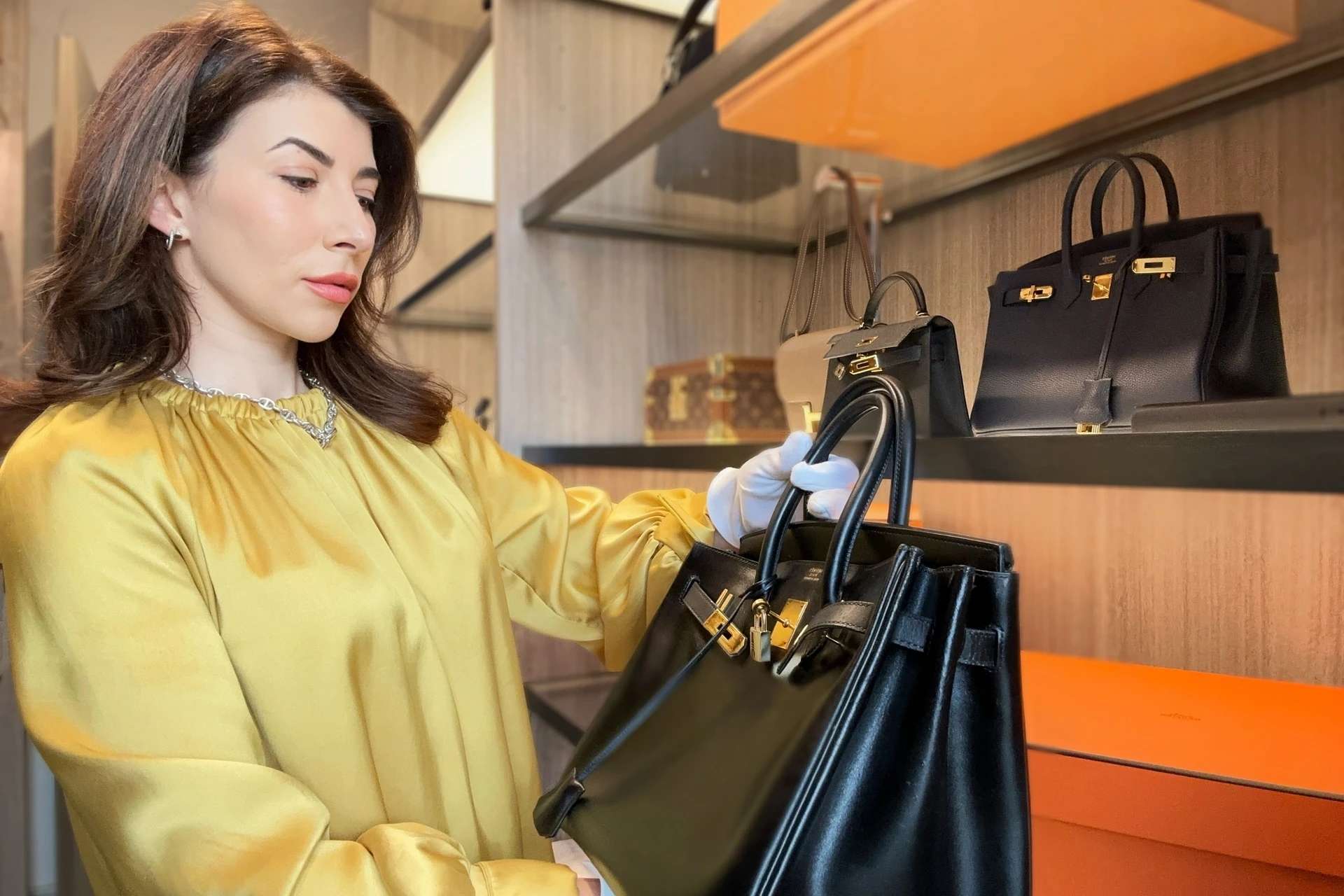 CEO Hermès khó chịu với nạn hàng nhái