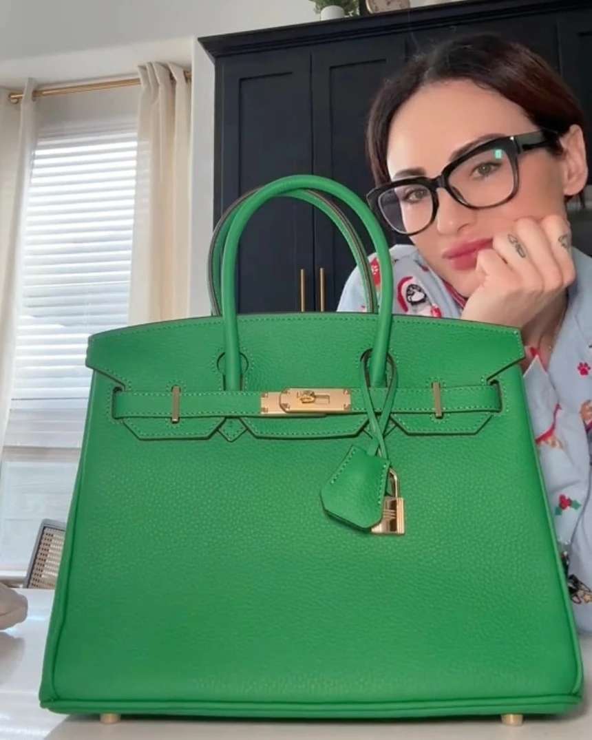 CEO Hermès khó chịu với nạn hàng nhái