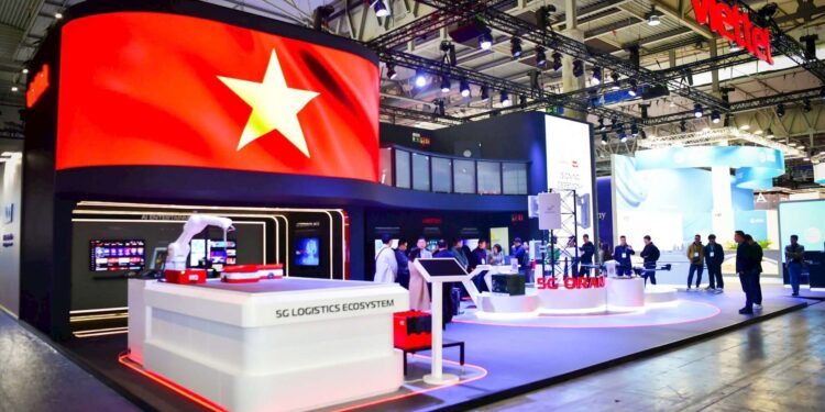 MWC 2025: Ngạo nghễ gian hàng của Việt Nam