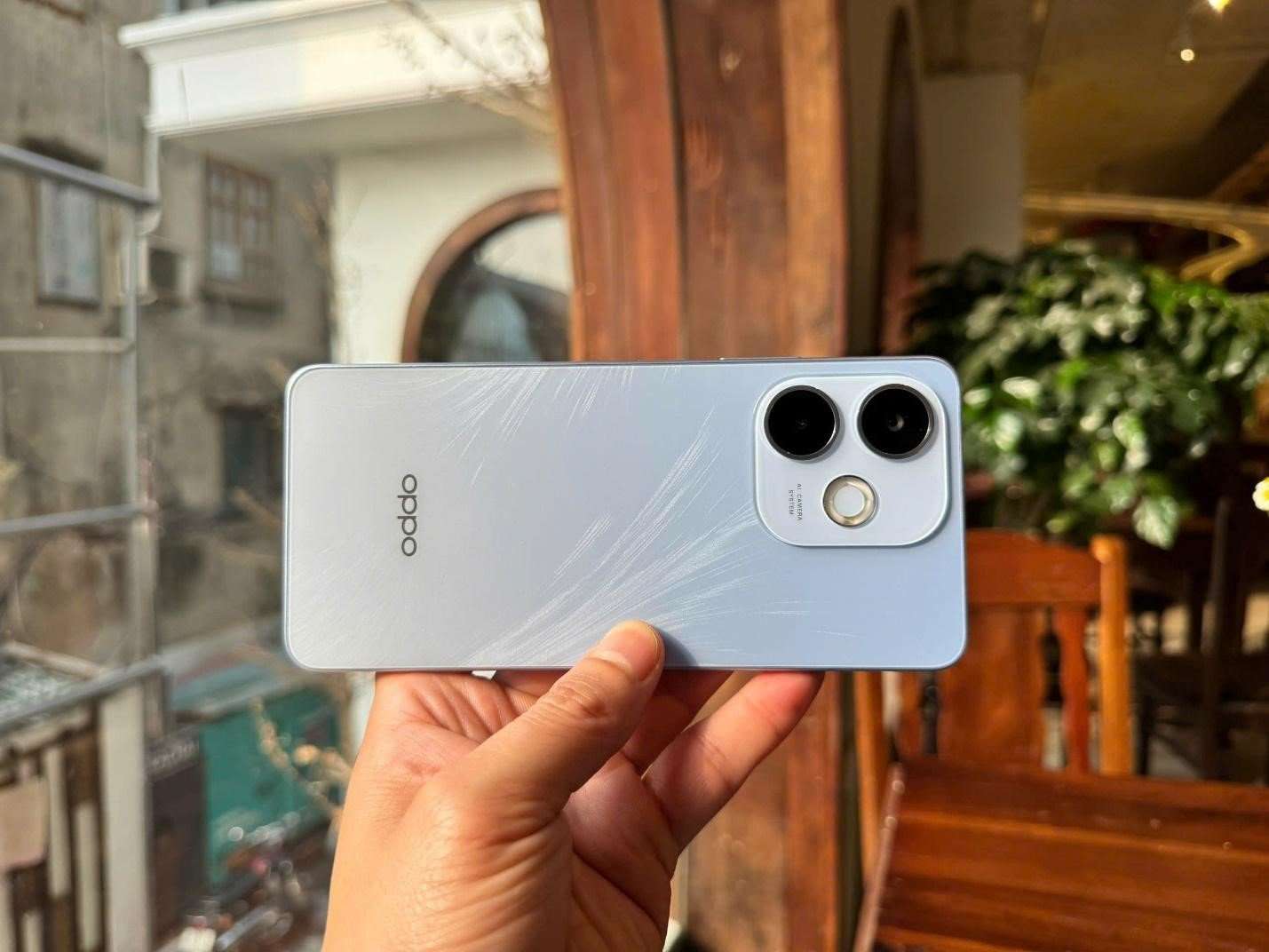 Đánh giá OPPO A5 Pro: Lựa chọn bền bỉ cho người lao động ngoài trời