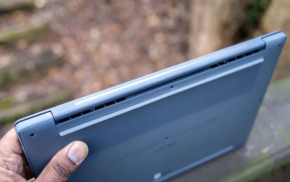 Đánh giá ASUS Zenbook A14: Nhẹ cả về trọng lượng lẫn hiệu năng