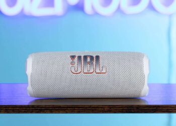 JBL ra mắt Flip 7 và Charge 6: Loa Bluetooth di động với công nghệ AI Sound Boost