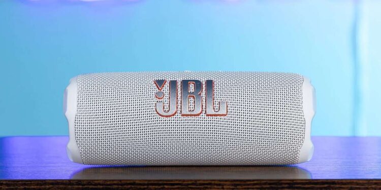 JBL ra mắt Flip 7 và Charge 6: Loa Bluetooth di động với công nghệ AI Sound Boost