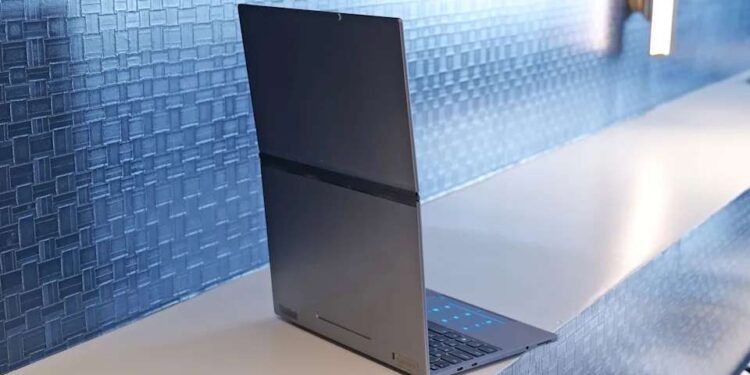 MWC 2025: Lenovo ra mắt laptop màn hình gập Flip