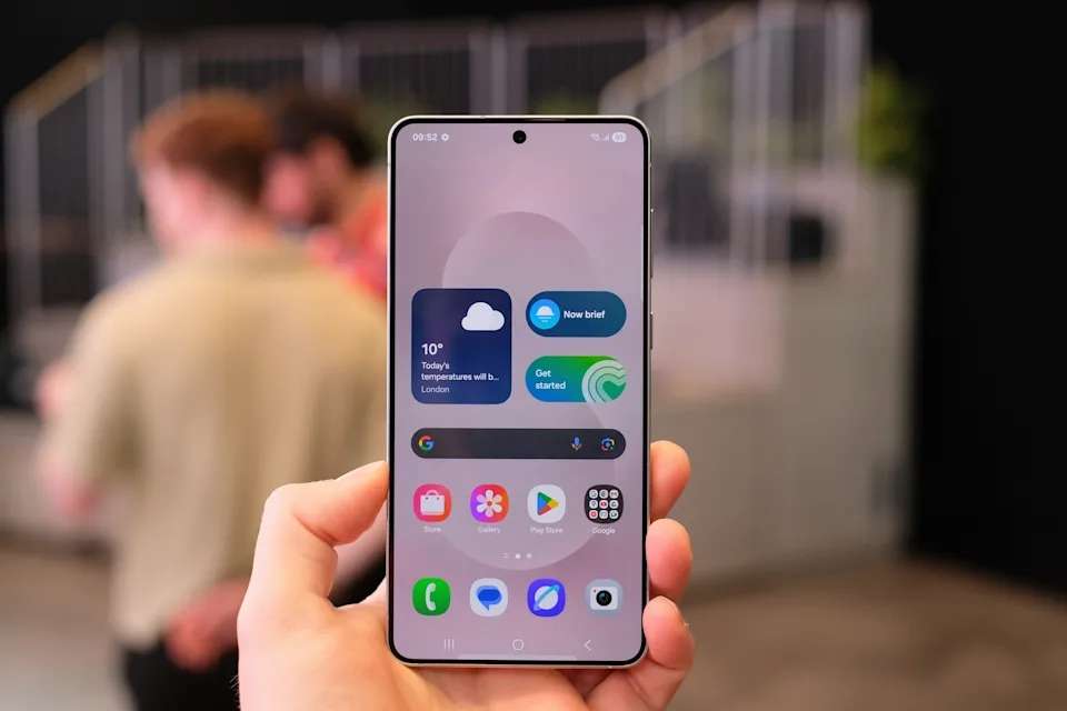 Đánh giá nhanh Galaxy S25 Edge: Mỏng nhẹ ấn tượng, nhưng đánh đổi nhiều tính năng