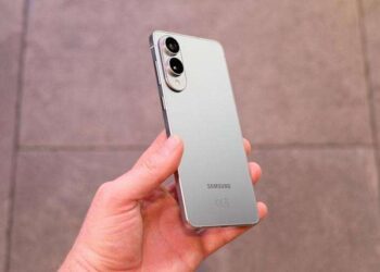 Đánh giá nhanh Galaxy S25 Edge: Mỏng nhẹ ấn tượng, nhưng đánh đổi nhiều tính năng