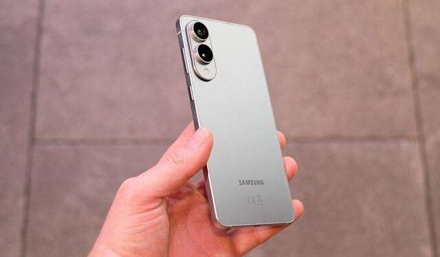 Đánh giá nhanh Galaxy S25 Edge: Mỏng nhẹ ấn tượng, nhưng đánh đổi nhiều tính năng