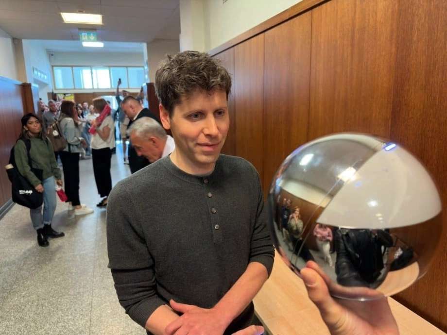 Sam Altman’s World ra mắt thiết bị xác minh di động
