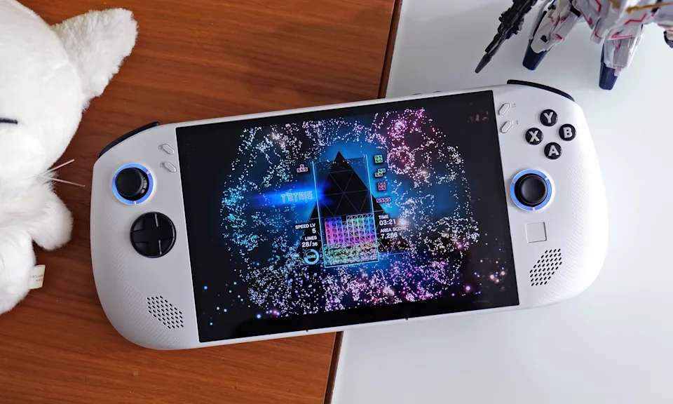 SteamOS mở cửa cho máy chơi game Lenovo Legion Go S