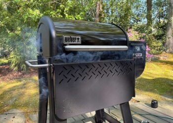 Weber Smoque: Lò nướng thông minh giá rẻ nhưng cực chất