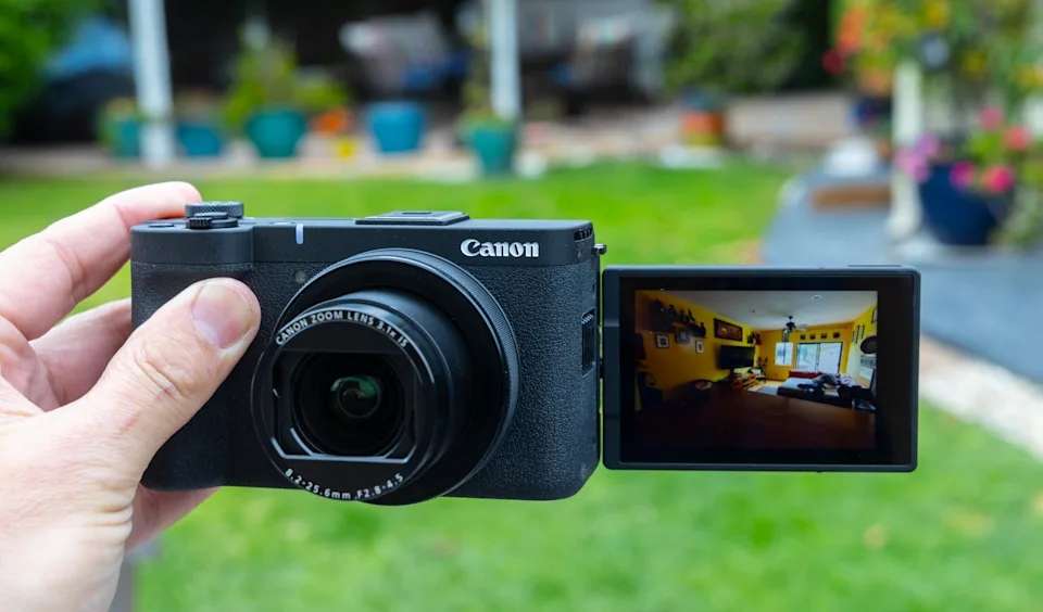 Canon PowerShot V1: Chiếc máy ảnh compact lý tưởng cho vlogger hiện đại
