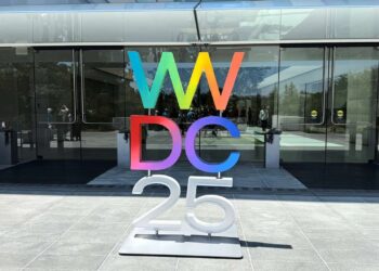 Apple nhường sân khấu AI cho OpenAI tại WWDC 2025