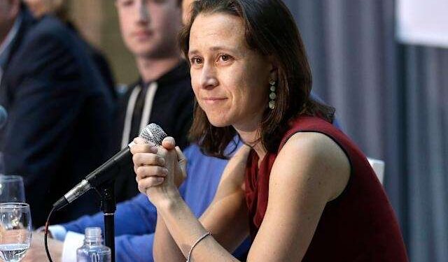 Anne Wojcicki mua lại 23andMe để cứu đứa con tinh thần