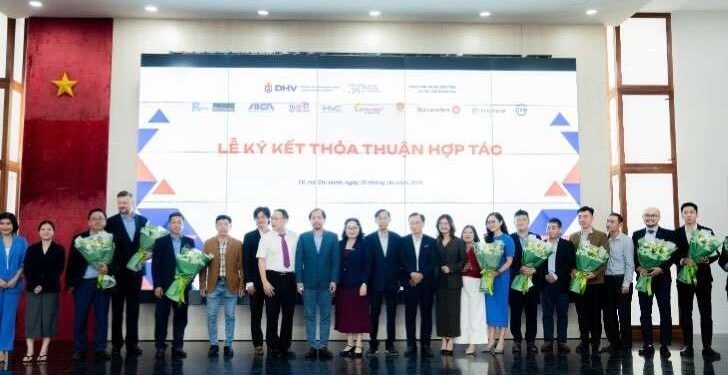 Bước tiến chiến lược: DHV khai giảng ngành Trí tuệ Nhân tạo, ra mắt nền tảng giáo dục số UniZone