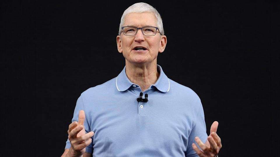 Tim Cook: AI sẽ còn lớn hơn cả Internet