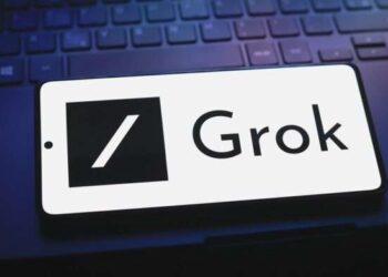 Grok và cú sốc lộ dữ liệu trò chuyện